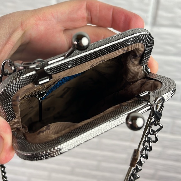 TRESKA KISS LOCK CROSSBODY TEXTURED BAG CHAIN BLUE BLACK - Picture 7 of 14